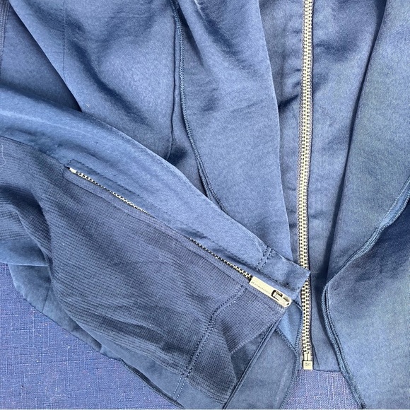 BCBG MaxAzria Cobalt Blue Flora Ruffled Jacket padded shoulders Size Medium - Picture 6 of 9